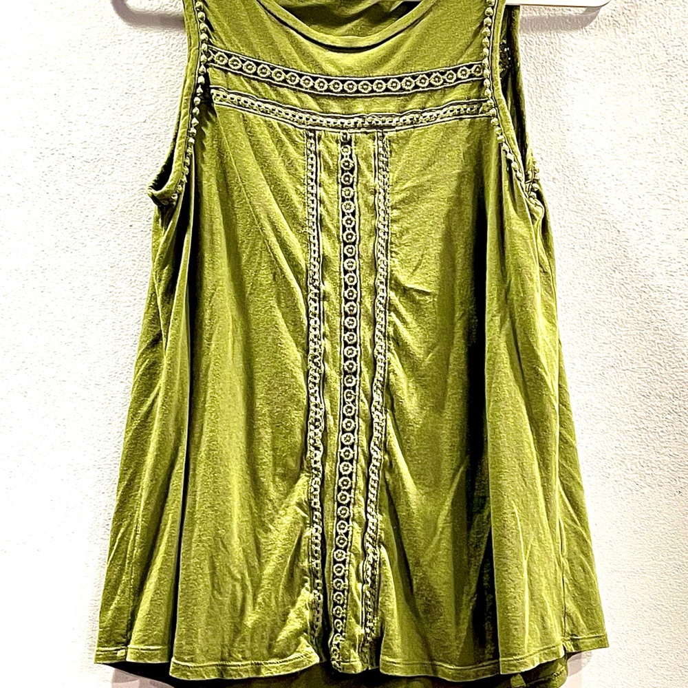 Gap Olive green tank top in Excellent never, worn condition!